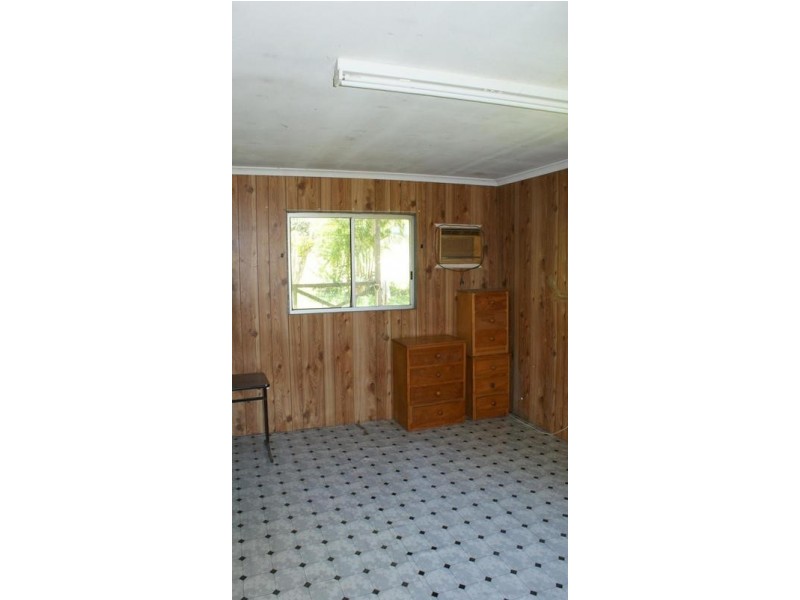 18 Walsh Road, Sarina QLD 4737