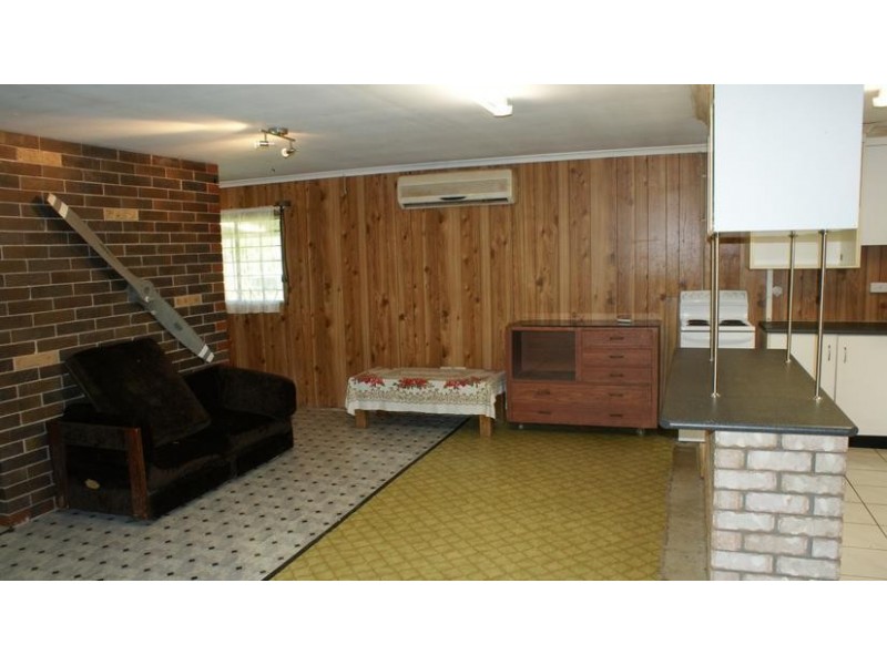 18 Walsh Road, Sarina QLD 4737