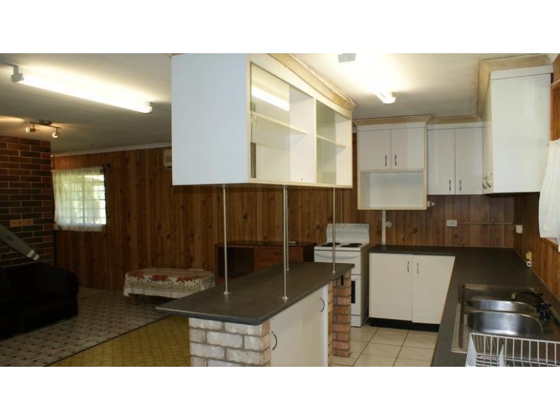 18 Walsh Road, Sarina QLD 4737