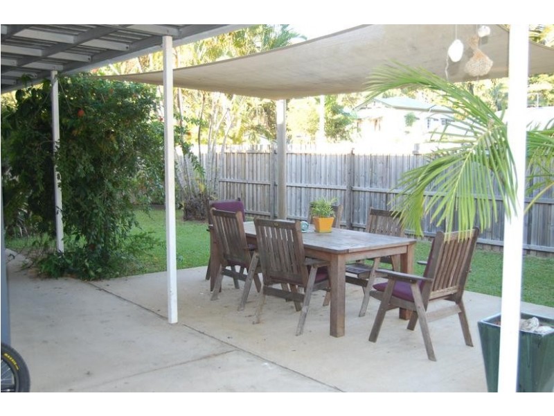 1 Crescent Street, Armstrong Beach QLD 4737