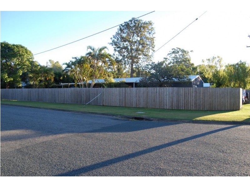 1 Crescent Street, Armstrong Beach QLD 4737