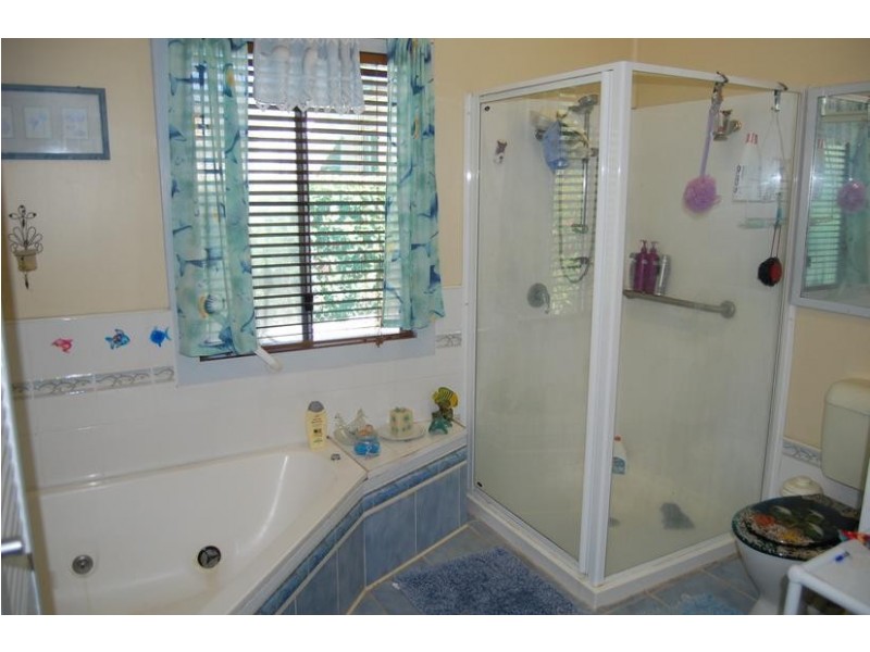 17 West Street, Sarina QLD 4737