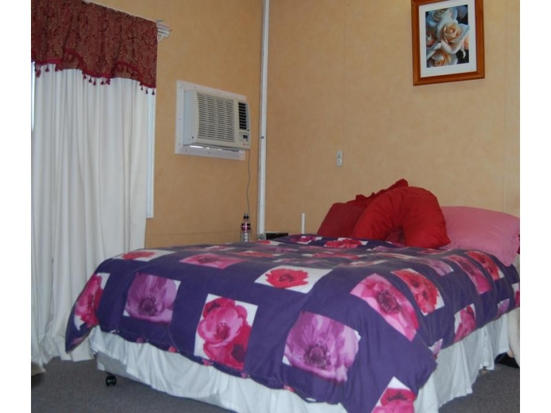 17 West Street, Sarina QLD 4737