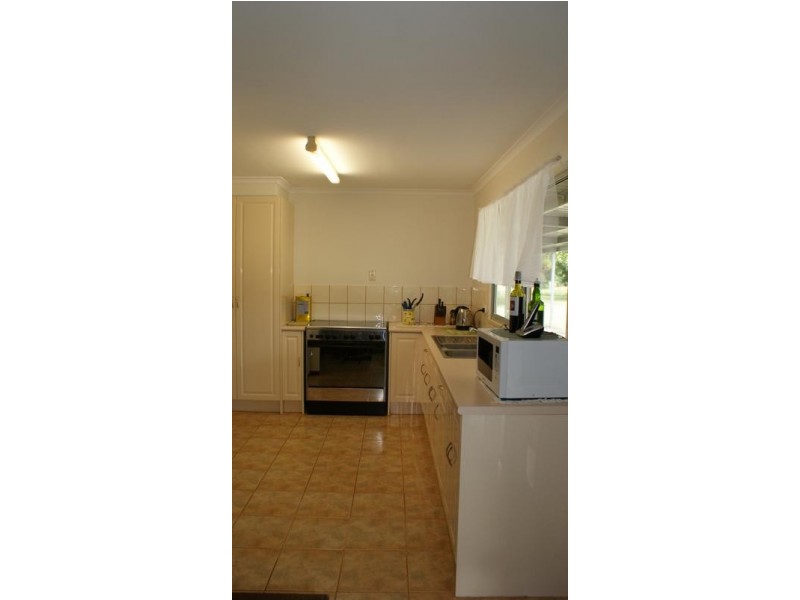 83035 Bruce Highway, Clairview QLD 4741