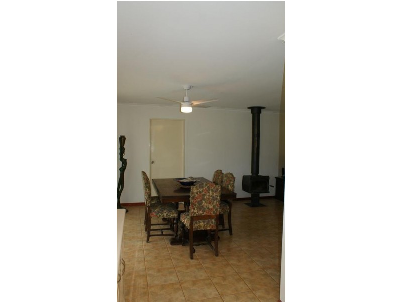 83035 Bruce Highway, Clairview QLD 4741