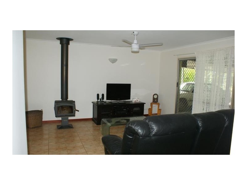 83035 Bruce Highway, Clairview QLD 4741