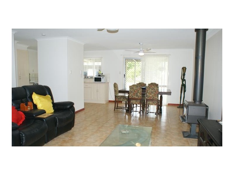 83035 Bruce Highway, Clairview QLD 4741