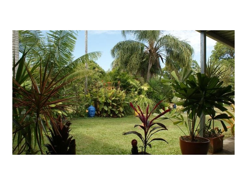 83035 Bruce Highway, Clairview QLD 4741