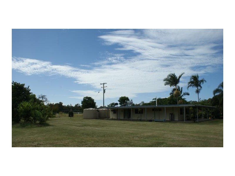 83035 Bruce Highway, Clairview QLD 4741