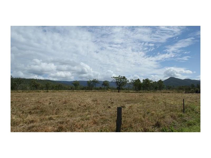 83035 Bruce Highway, Clairview QLD 4741