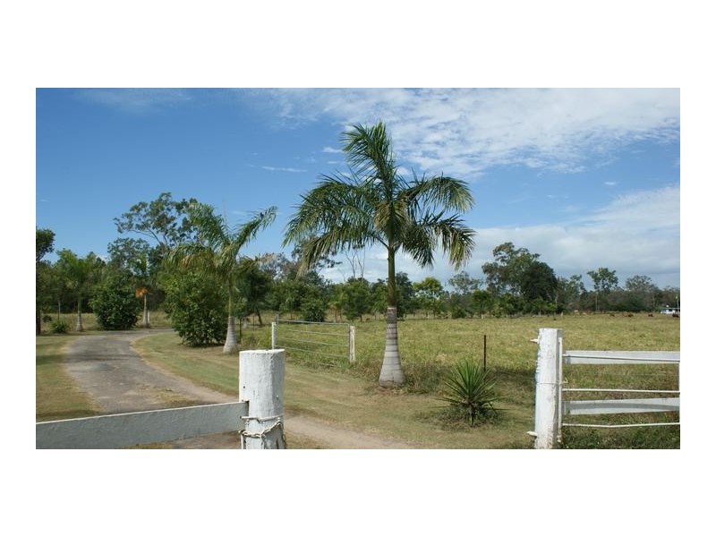 83035 Bruce Highway, Clairview QLD 4741