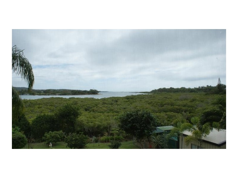 18 Morris Street, Campwin Beach QLD 4737