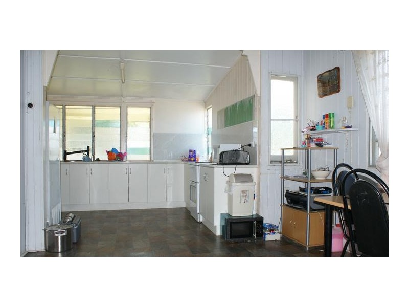 6 Breen Street, Sarina QLD 4737