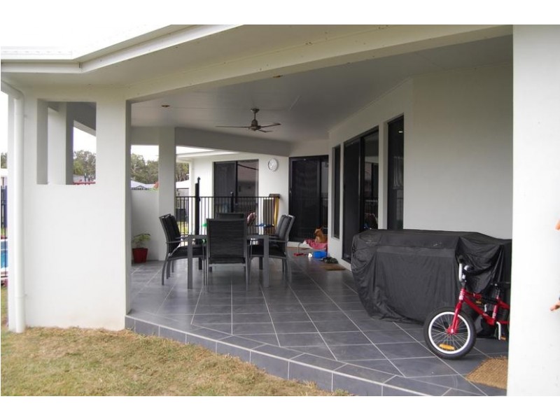 24 Swan Street, Armstrong Beach QLD 4737