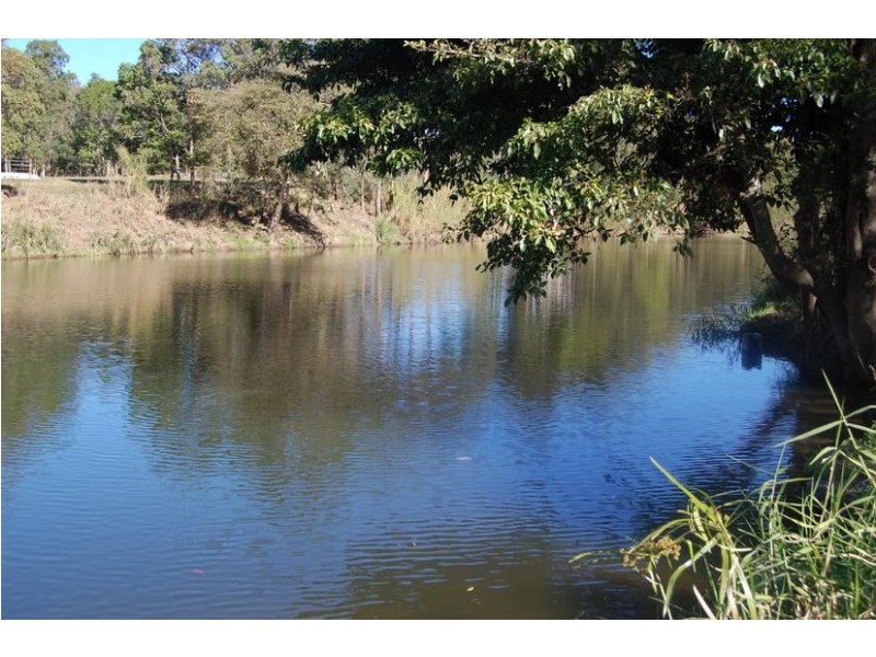 147 Range Road, Sarina QLD 4737