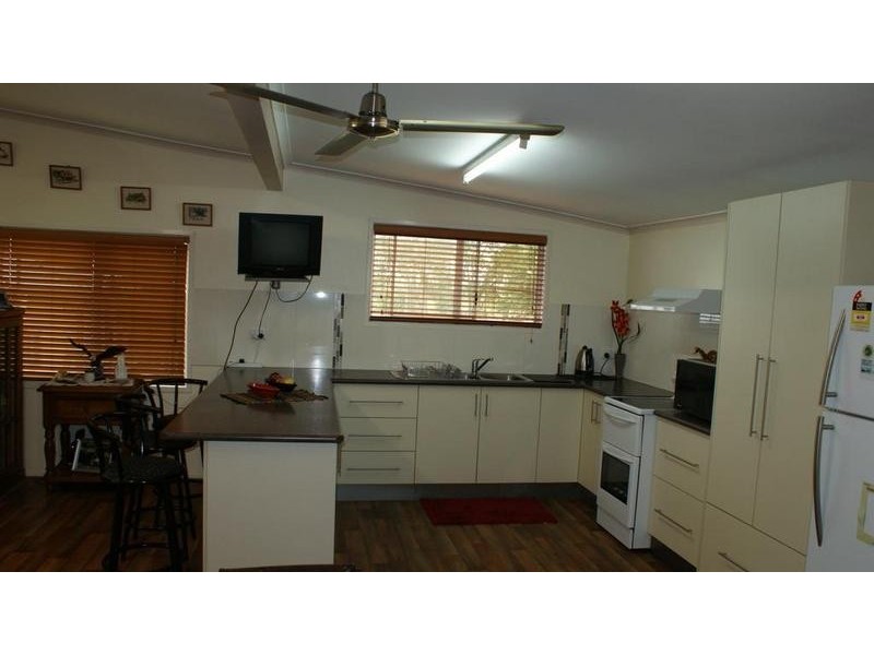 91608 Bruce Highway, Sarina QLD 4737