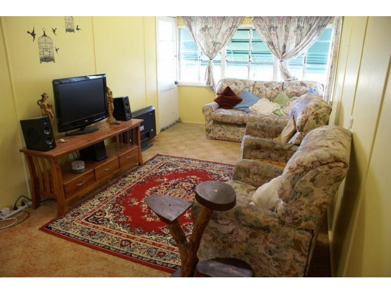 16 Old Bruce Highway, Carmila QLD 4739