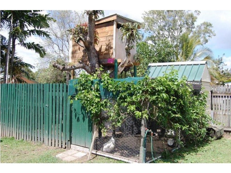 9 Kathleen Street, Sarina QLD 4737