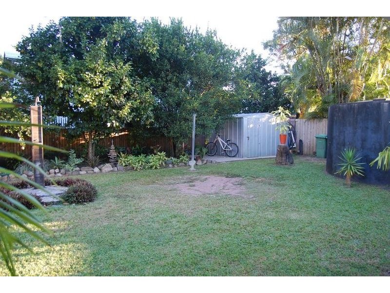 1 Crescent Street, Armstrong Beach QLD 4737