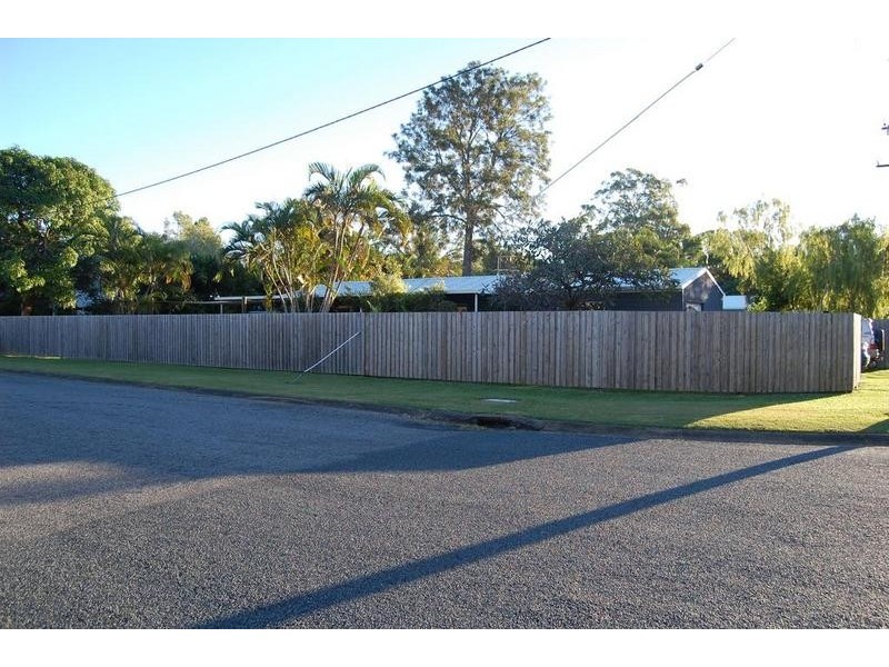 1 Crescent Street, Armstrong Beach QLD 4737