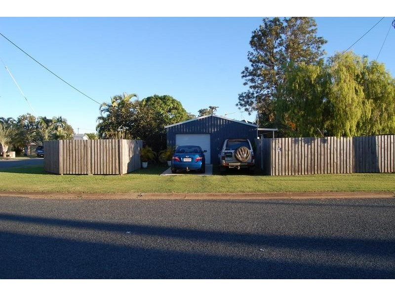 1 Crescent Street, Armstrong Beach QLD 4737