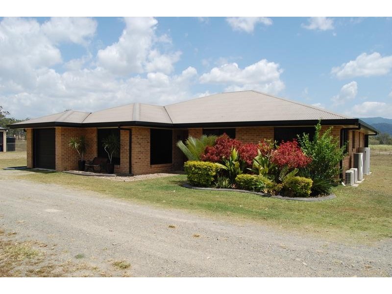 14 Shinfield Road, Sarina QLD 4737
