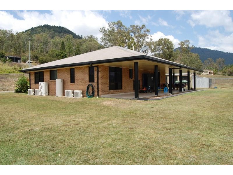14 Shinfield Road, Sarina QLD 4737