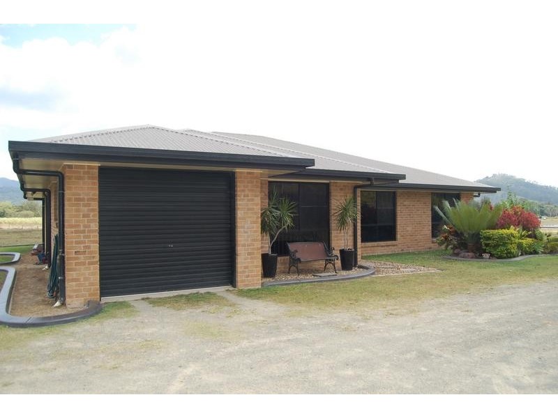 14 Shinfield Road, Sarina QLD 4737