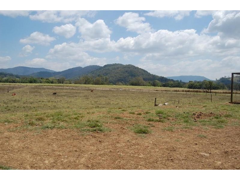 14 Shinfield Road, Sarina QLD 4737