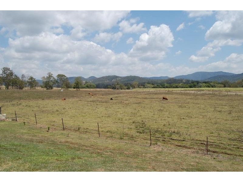 14 Shinfield Road, Sarina QLD 4737