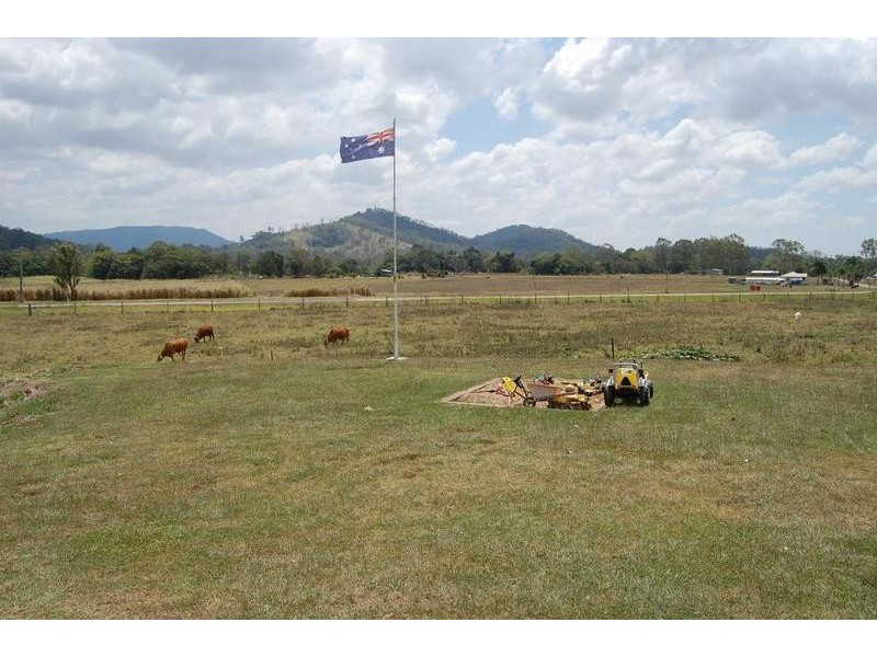 14 Shinfield Road, Sarina QLD 4737