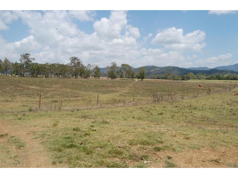14 Shinfield Road, Sarina QLD 4737