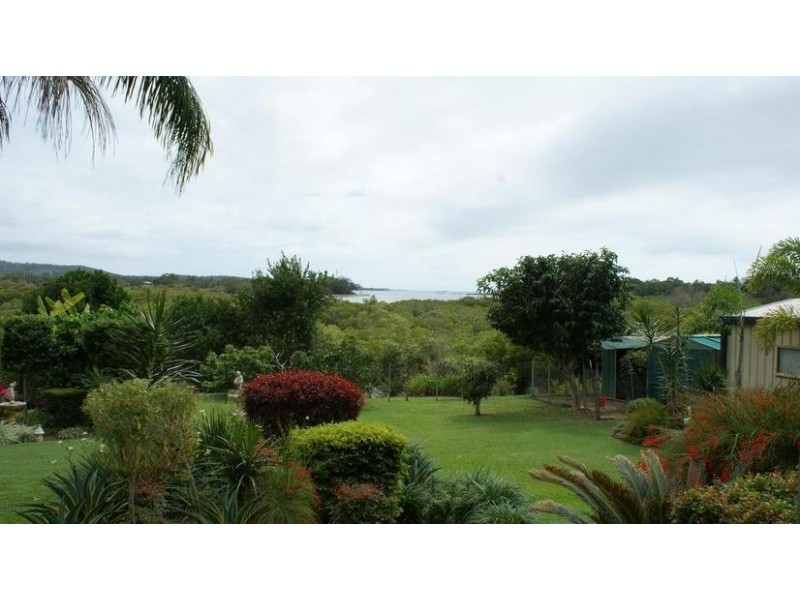 18 Morris Street, Campwin Beach QLD 4737