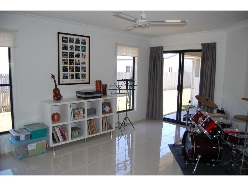 24 Swan Street, Armstrong Beach QLD 4737