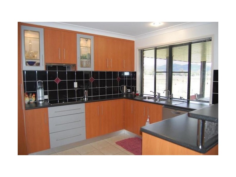 14 Shinfield Road, Sarina QLD 4737
