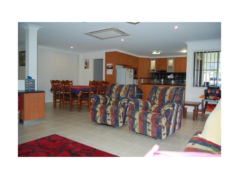 14 Shinfield Road, Sarina QLD 4737
