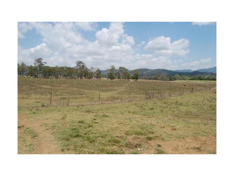 14 Shinfield Road, Sarina QLD 4737