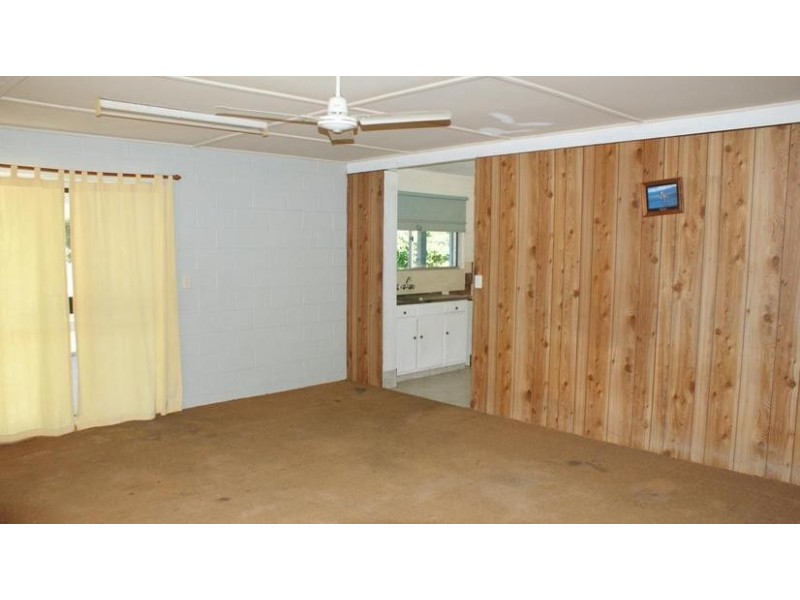 9 Colonial Drive, Clairview QLD 4741