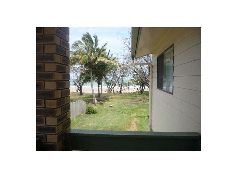 2/42 Owen Jenkins Drive, Sarina Beach QLD 4737