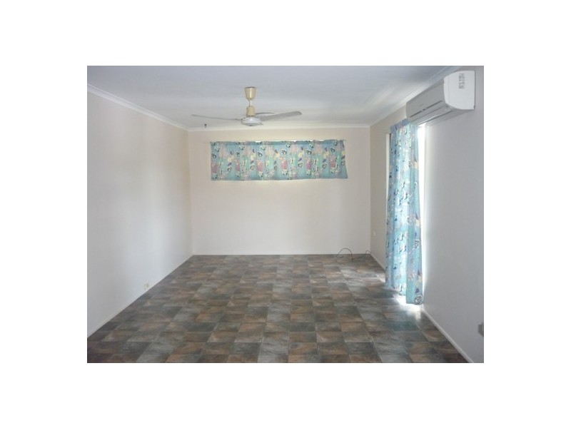 2/42 Owen Jenkins Drive, Sarina Beach QLD 4737