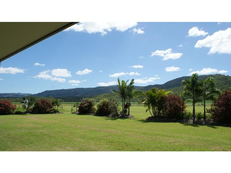 90282 Bruce Highway, Sarina QLD 4737