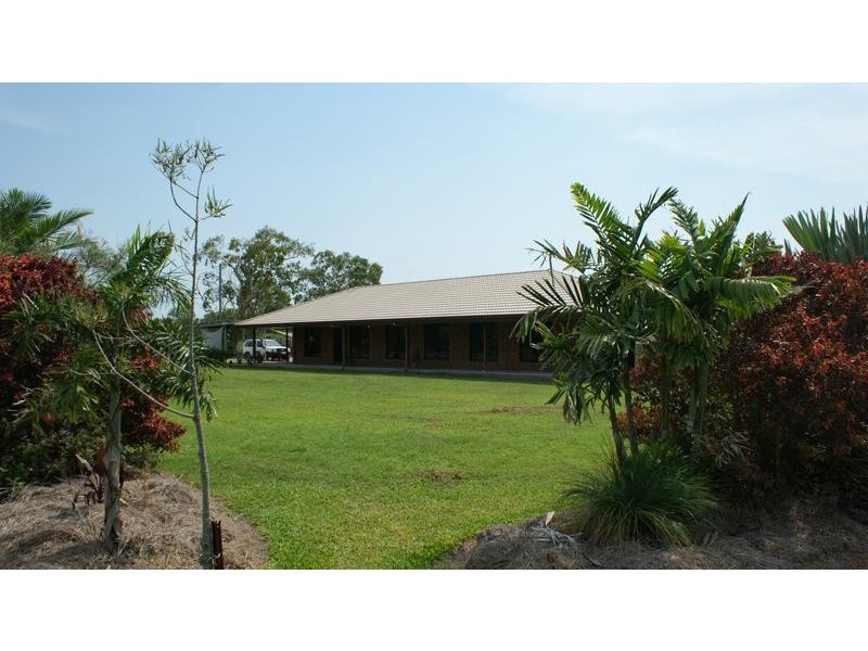 090282 Bruce Highway, Sarina QLD 4737