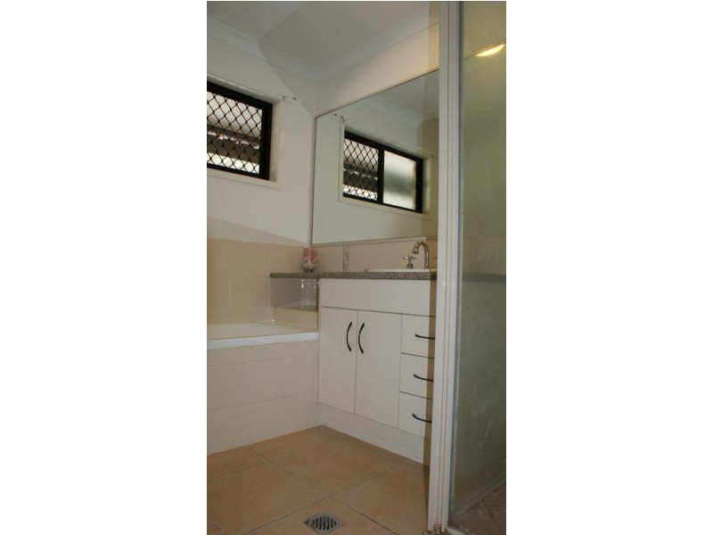 090282 Bruce Highway, Sarina QLD 4737