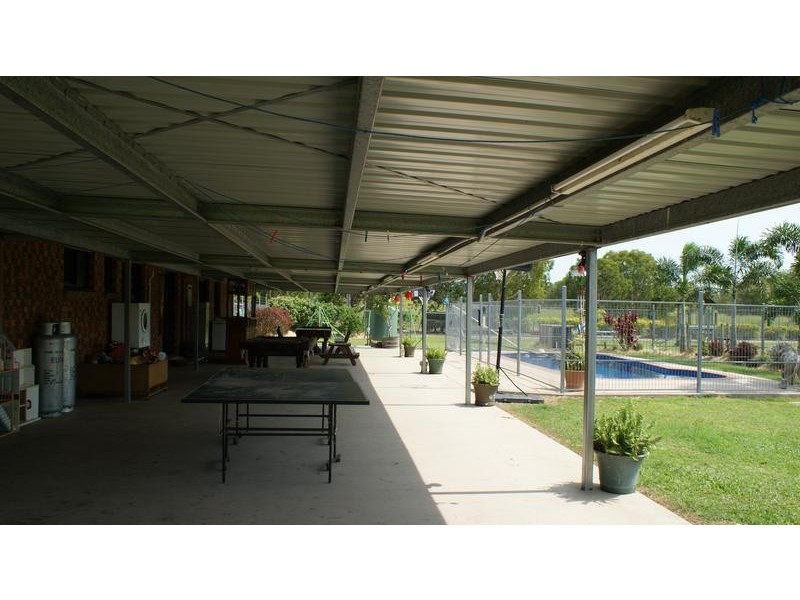 090282 Bruce Highway, Sarina QLD 4737