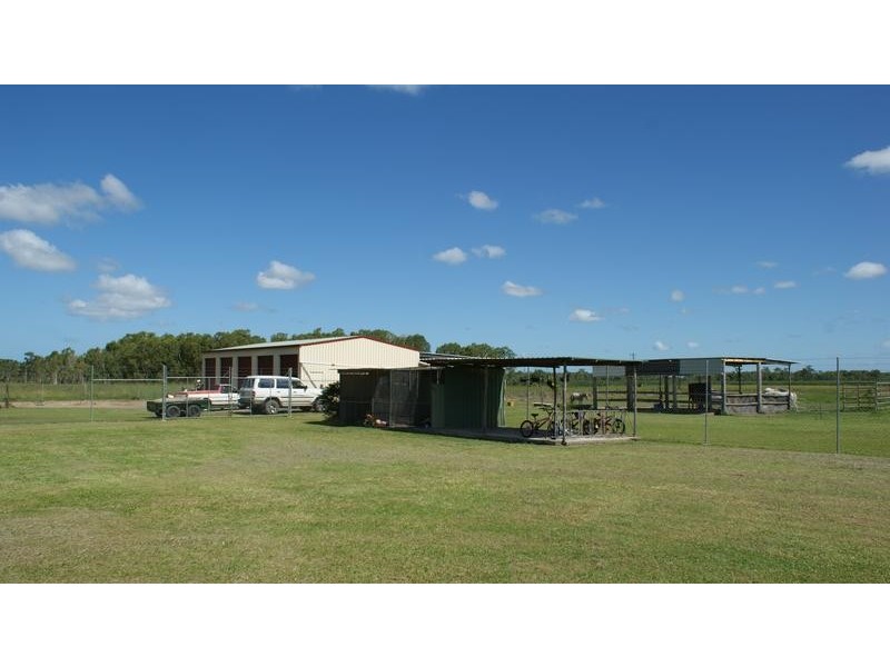 090282 Bruce Highway, Sarina QLD 4737