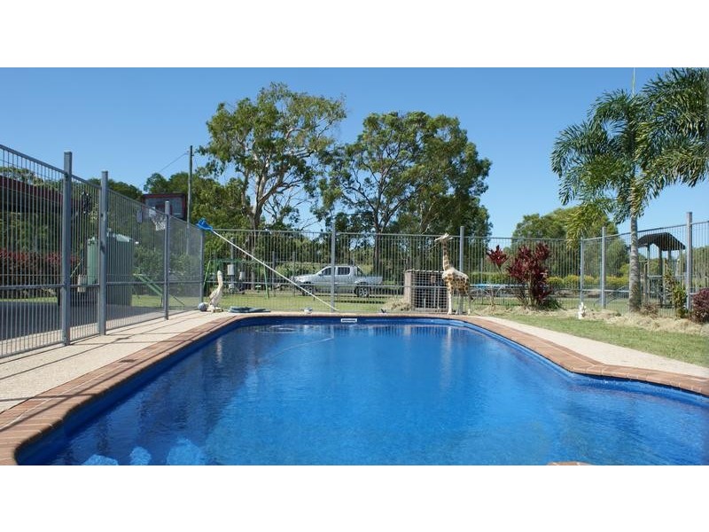 090282 Bruce Highway, Sarina QLD 4737