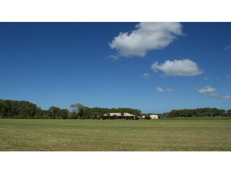 090282 Bruce Highway, Sarina QLD 4737