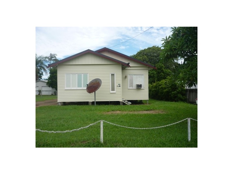 13 East Street, Sarina QLD 4737
