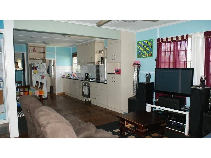 34 Atherton Street, Sarina QLD 4737