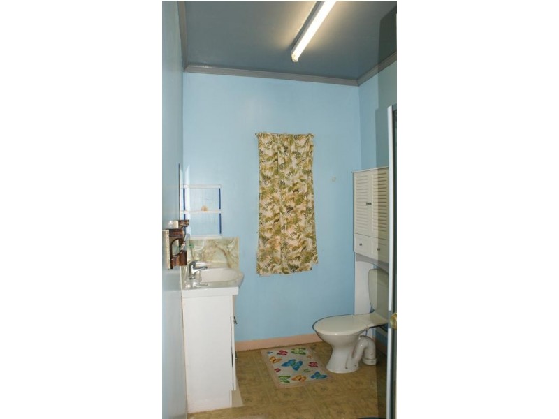 22 Atherton Street, Sarina QLD 4737